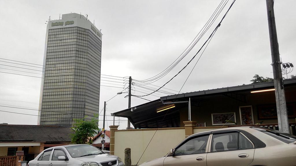 Check Inn Johor Bahru Exterior foto