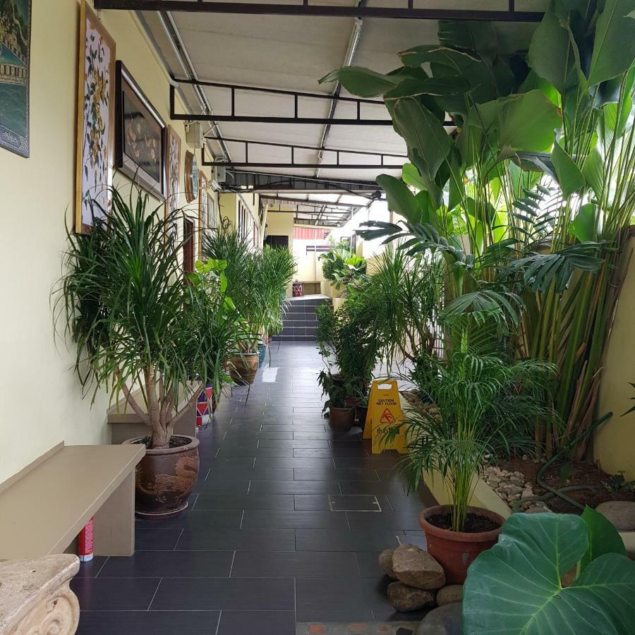 Check Inn Johor Bahru Exterior foto