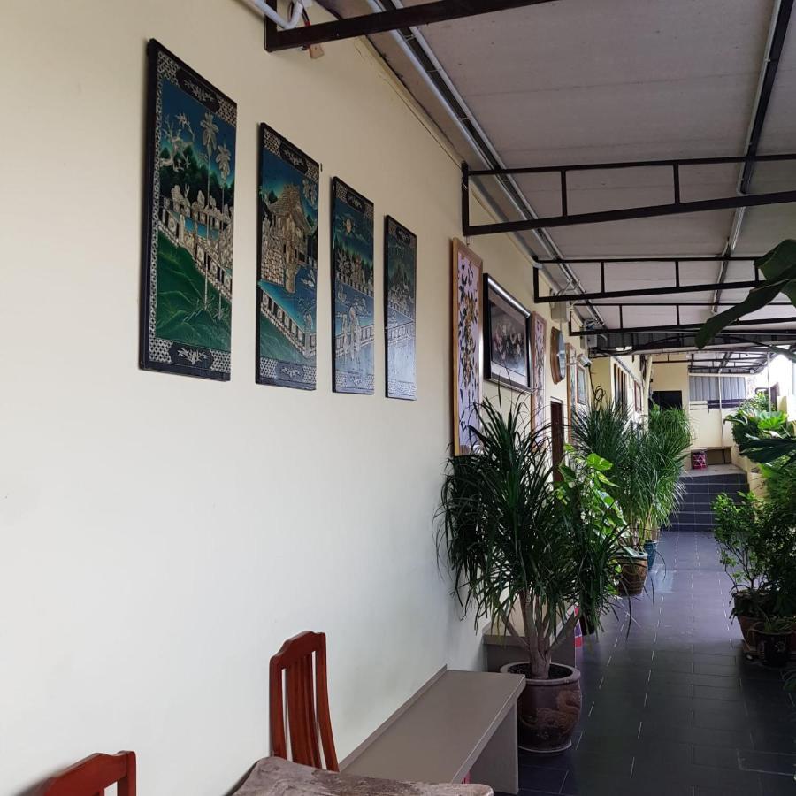 Check Inn Johor Bahru Exterior foto