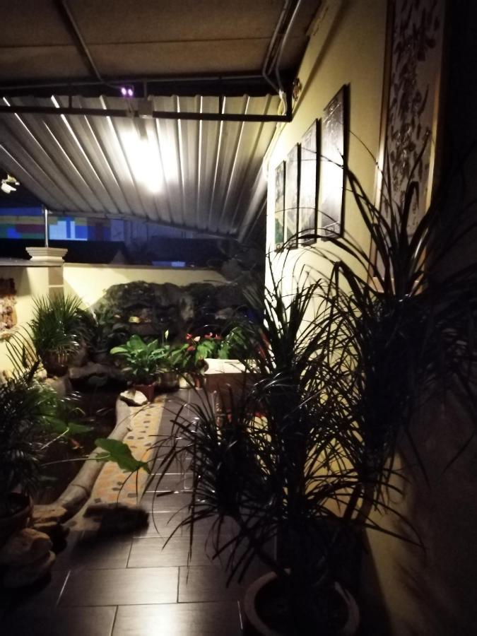 Check Inn Johor Bahru Exterior foto