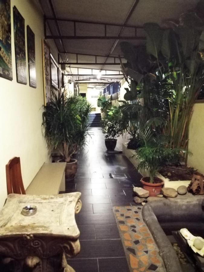 Check Inn Johor Bahru Exterior foto