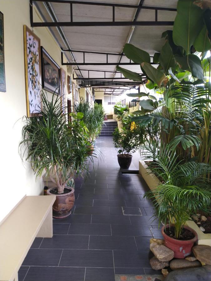 Check Inn Johor Bahru Exterior foto