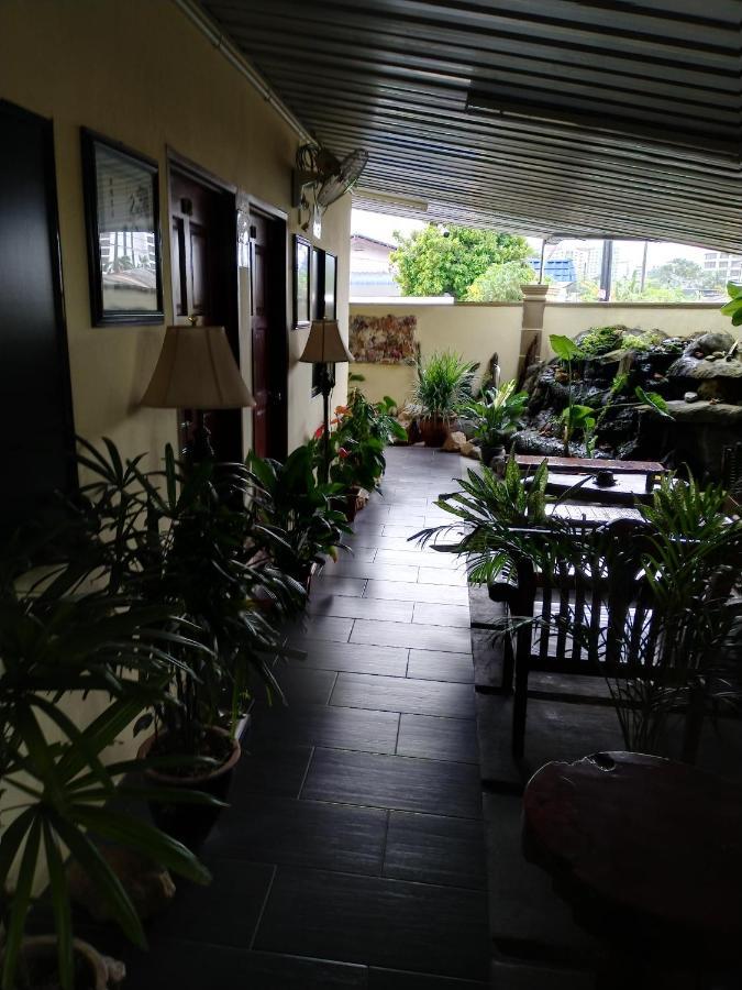 Check Inn Johor Bahru Exterior foto
